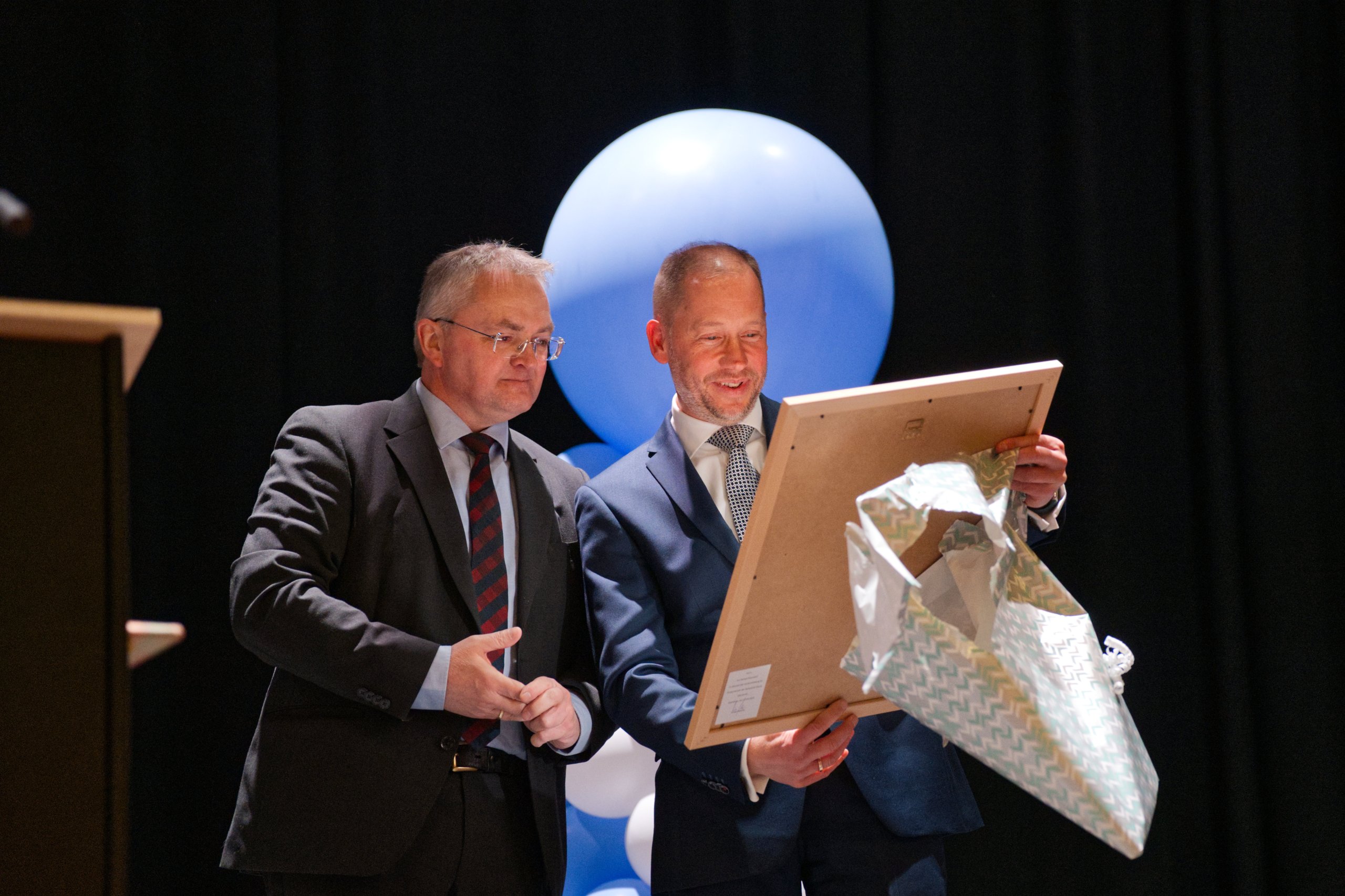 Foto: Warm en waardig afscheid voor burgemeester Jan Nathan Rozendaal