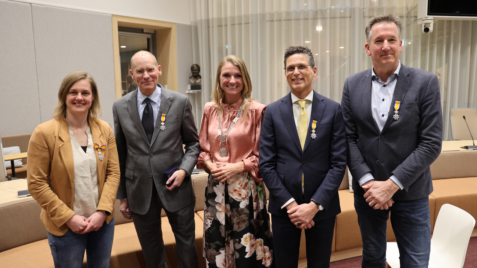 Foto: Koninklijke onderscheidingen bij afscheid Nijkerkse raadsleden