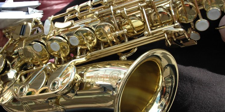 Foto: Gesprek met Inge Mulder. Zij zoekt saxofonisten