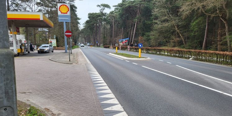 Foto: Nieuw hek op Elspeterweg moet olifantenpaadjes tegengaan, maar twijfels over veiligheid blijven