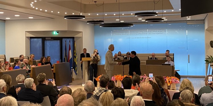 Foto: Nick (21) jongste raadslid ooit in Harderwijk: 'Had ik een jaar geleden niet kunnen bedenken'