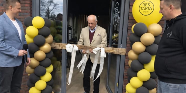 Foto: Feestelijke opening Restaria Plein 10 in ’t Harde