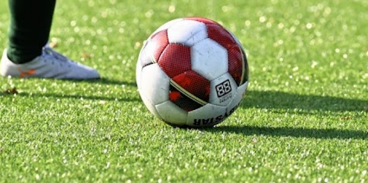 Foto: Internationaal jeugdvoetbal strijkt neer bij OWIOS