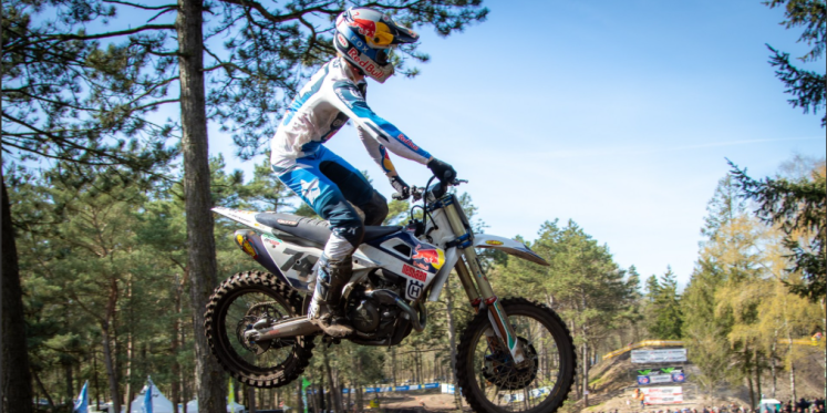 Foto: Duizenden toeschouwers genoten van eerste Dutch Masters of Motocross in Heerde