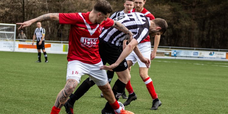 Foto: Hulshorst boekt belangrijke derbyzege op Elspeet