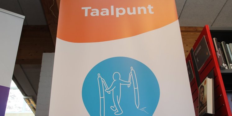 Foto: Gesprek met Barrie Nitrauw over het Taalpunt en haar afscheid als taalpuntdocente