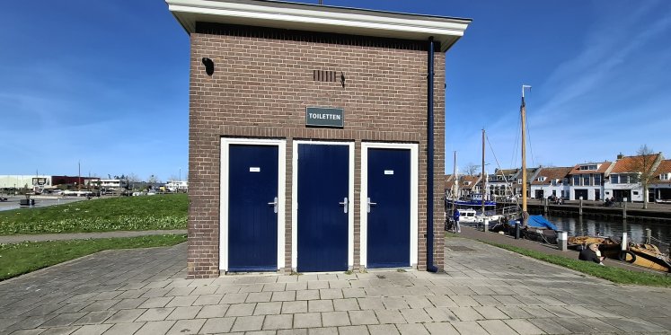 Foto: Havenmeester van Elburg gefrustreerd na vandalisme: 'Snap niet wat er in hun hoofd omgaat'
