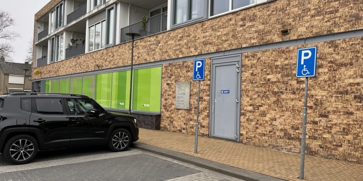 Foto: Werkt het echt? Gemeente test pakketautomaat op winkelcentrum De Binnenhof