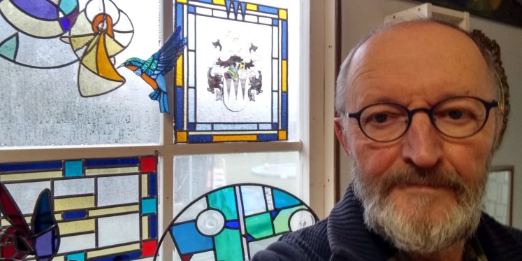 Foto: Presentatie over het maken van glas-in-lood in De Samenhof