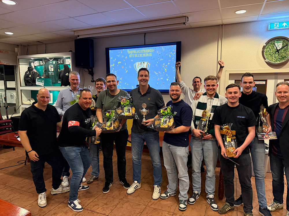 Foto: Team The Strikers wint Restaria Plein 10- Voetbalquiz bij S.V. ’t Harde