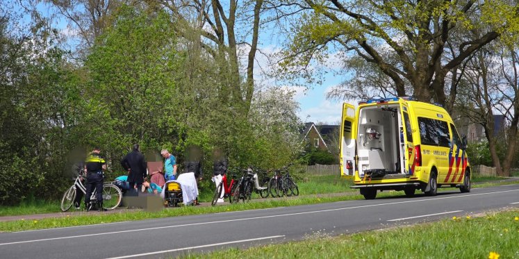 Foto: Vrouw gewond na fietsongeval op Elburgerweg in Nunspeet
