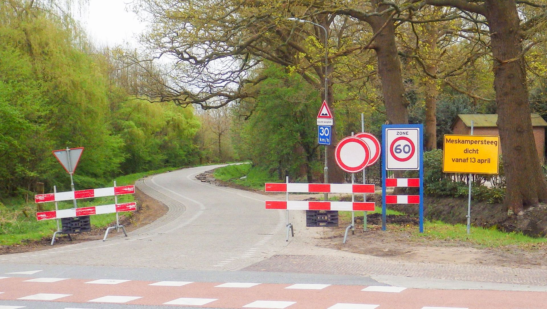 Foto: Putten pakt Meskampersteeg aan: weg zes weken dicht