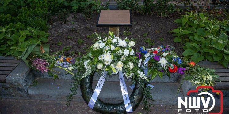 Foto: Herdenkingsplechtigheid basisscholen bij oorlogs- en verzetsmonumenten