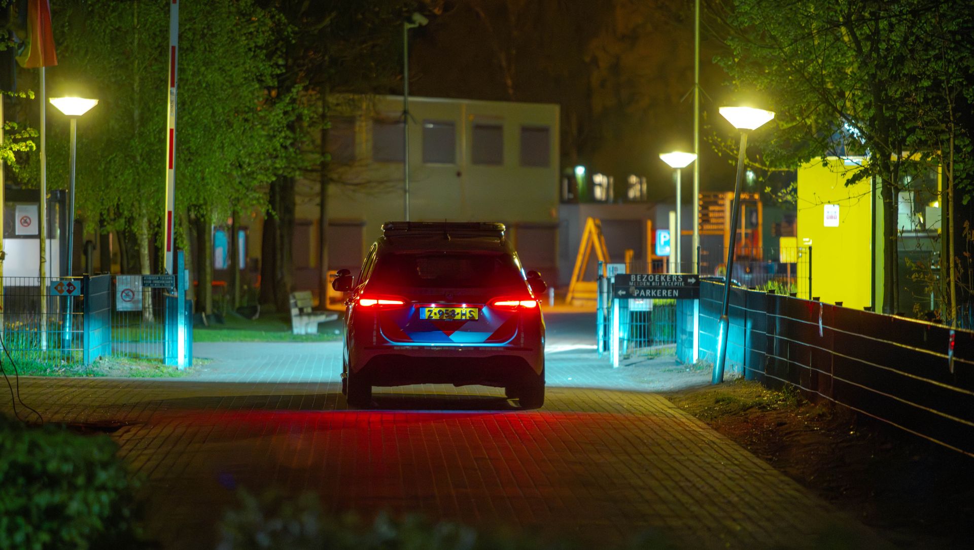 Foto: Bewoner AZC Harderwijk aangehouden na melding steekincident