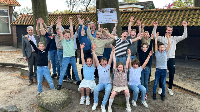 Foto: Stuijvenbergschool wint overtuigend de Textielrace: 'Kleine acties, groot verschil'