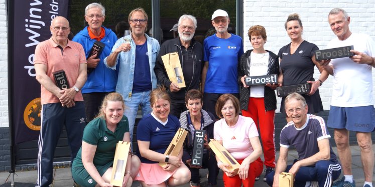 Foto: Seniorplustoernooi bij WTP onder zomerse omstandigheden gespeeld