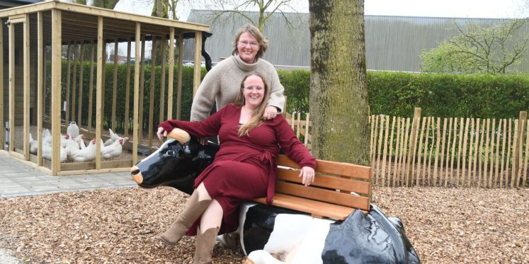 Foto: Waarom deze zussen al hun vrije tijd stoppen in een gratis speelboerderij voor alle kinderen
