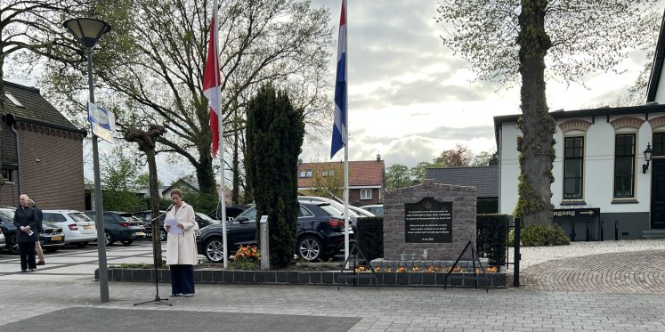 Foto: Nunspeet herdenkt bevrijding