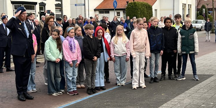 Foto: Nunspeet herdenkt bevrijding