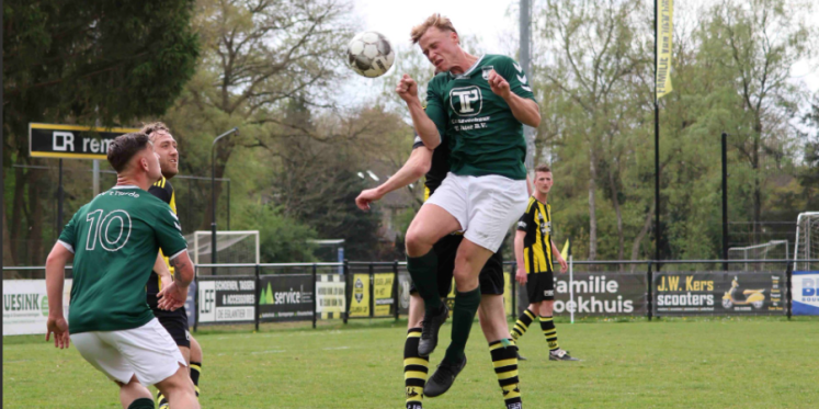 Foto: S.V. ’t Harde verliest belangrijke uitwedstrijd bij Columbia