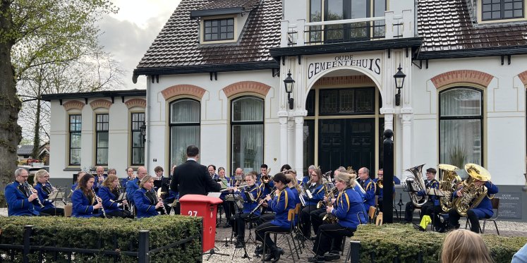 Foto: Nunspeet herdenkt bevrijding