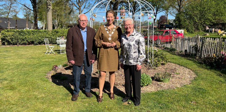 Foto: Briljanten huwelijksdag voor Peter en Koos Bouw-van de Bunte vol herinneringen en verrassingen