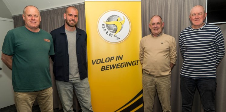 Foto: Overeenkomst tussen VSCO’61 en nieuw trainersduo ondertekend