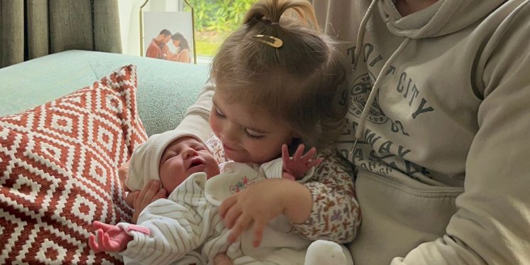 Foto: ‘Ik ga even naar België om een kindje op te halen’: onverwachts ritje voor Nunspeetse wethouder