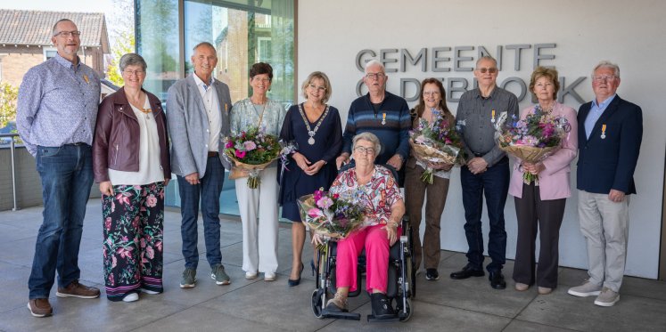 Foto: Zes inwoners onderscheiden tijdens Lintjesregen in Oldebroek