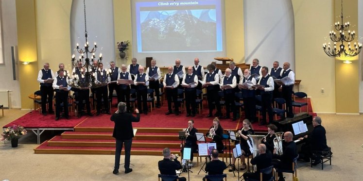 Foto: Nunspeets Mannenkoor luidt de lente in