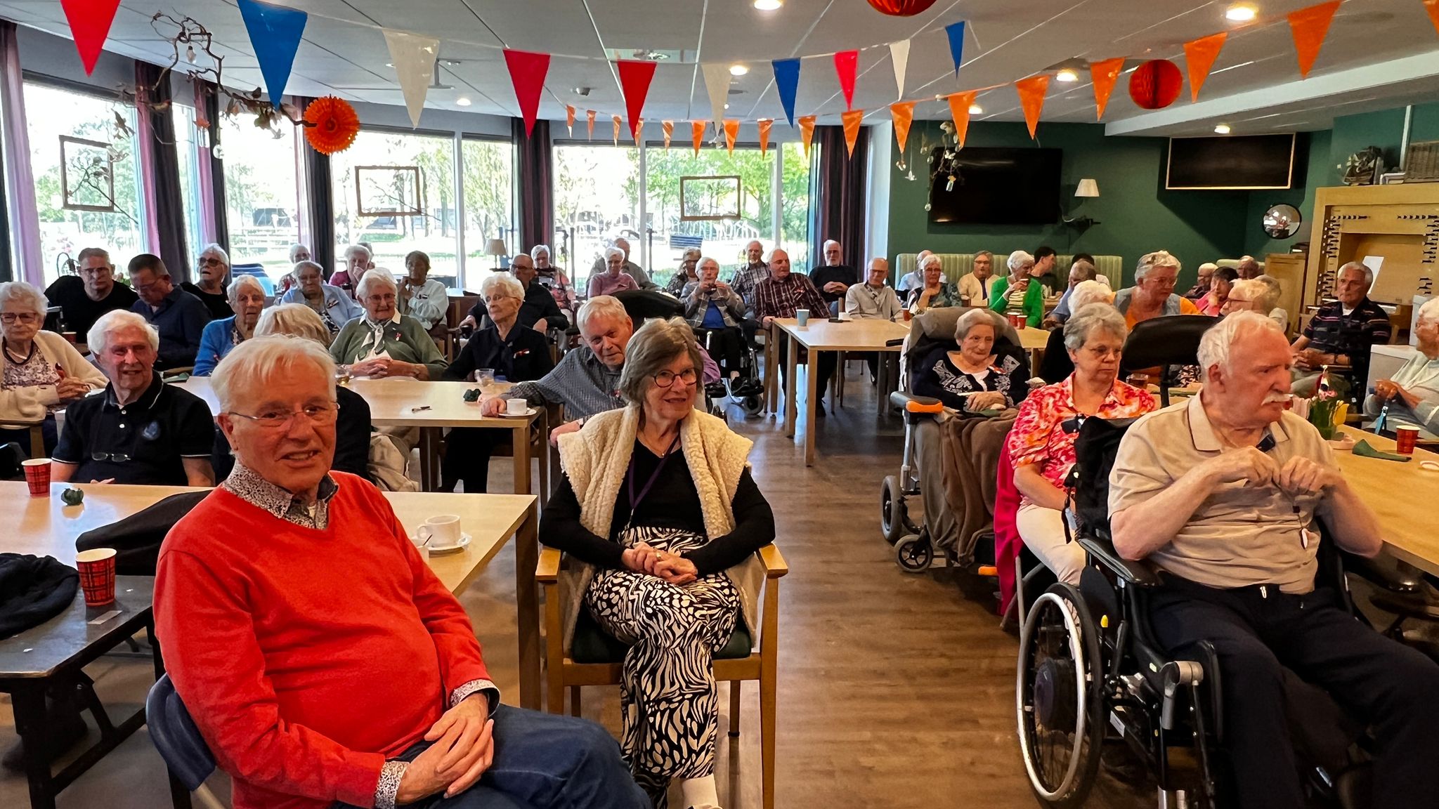 Foto: Geslaagde Oranjemiddag in Nieuwe Feithenhof