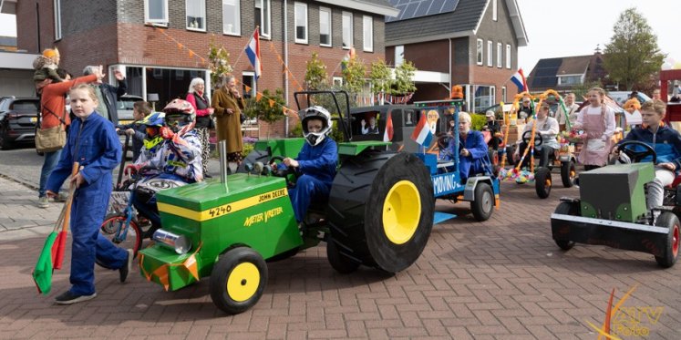 Foto: Foto's ochtendprogramma Koningsdag in Doornspijk