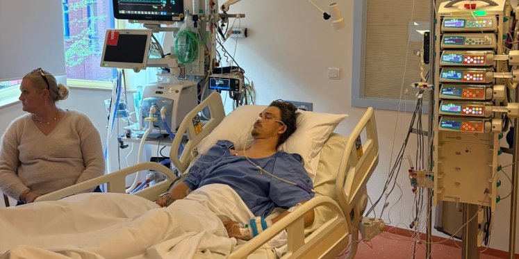 Foto: ’Hij had alles gebroken wat er te breken valt’: Levi (26) overleeft horrorcrash maar herstel is onzeker