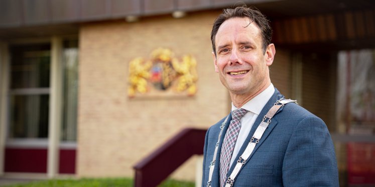 Foto: Burgemeester Elburg na natuurbrand: ‘Blijf rustig en volg aanwijzingen’