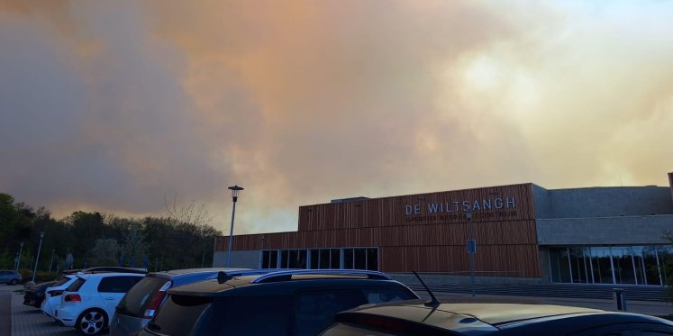 Foto: Natuurbrand zorgt voor sluiting De Wiltsangh: 'Zonder ventilatie kun je niet open'