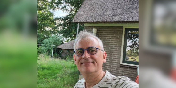 Foto: Brand op ’t Harde roept herinneringen op aan 1970: ‘Ik zie die roze wolken nog zo voor me’