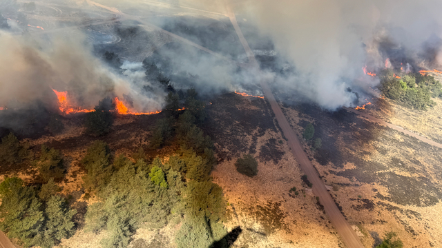 Foto: Defensie stopt weer met explosieven op Veluwe