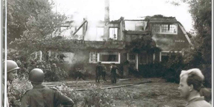 Foto: Brand op ’t Harde roept herinneringen op aan 1970: ‘Ik zie die roze wolken nog zo voor me’