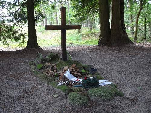Foto: Stilte die verbindt: Nunspeet herdenkt in alle kernen