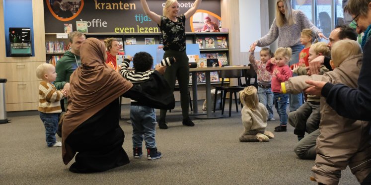 Foto: Nieuw in Elburg: Boeken en Babbels bij de bibliotheek