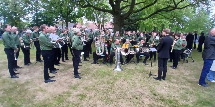 Foto: Herdenking Oorlogsslachtoffers in Elburg drukbezocht