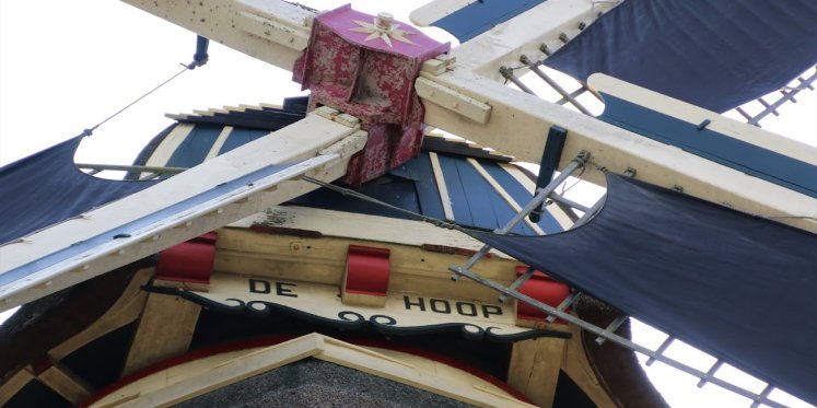 Foto: Nationale Molendag: Open dag met rondleidingen en muziek bij Molen De Hoop