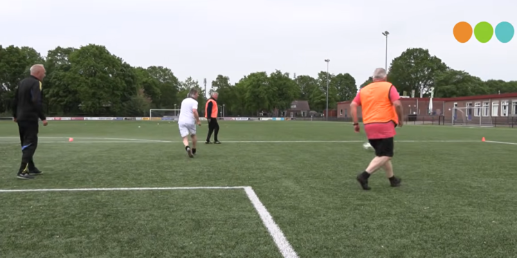 Foto: VIDEO: Walking Football bij WHC: sportief én gezellig bezig blijven