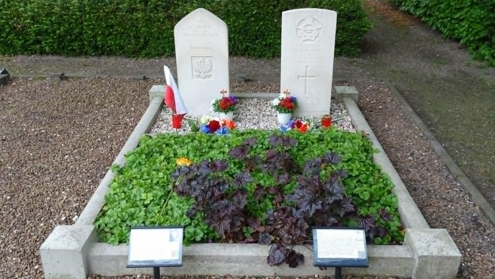 Foto: Groene oorlogsgraven in Elburg vragen ook na 4 mei om zorg: ‘We vergeten geen één graf’