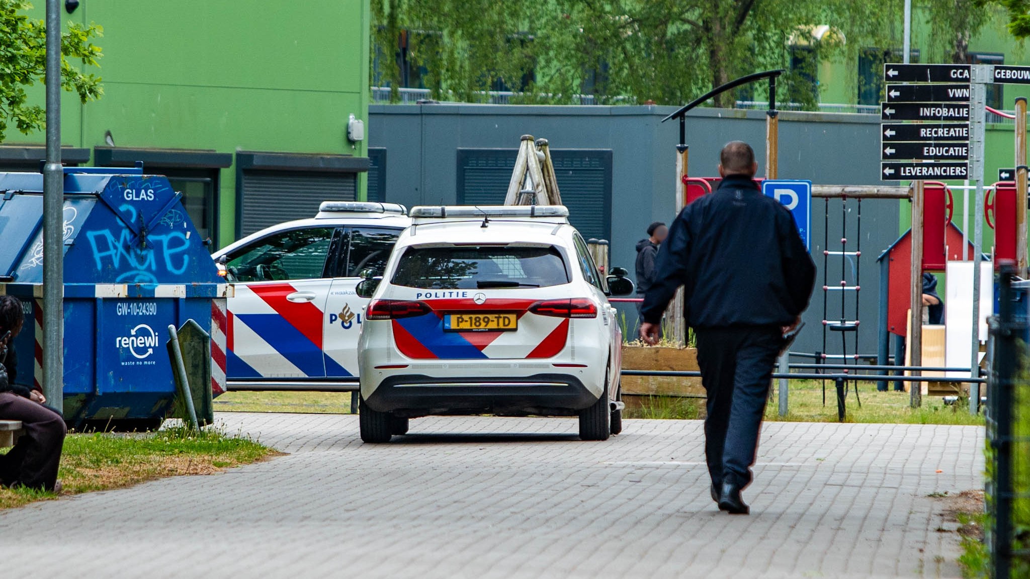 Foto: Persoon gewond na steekincident bij azc in Harderwijk