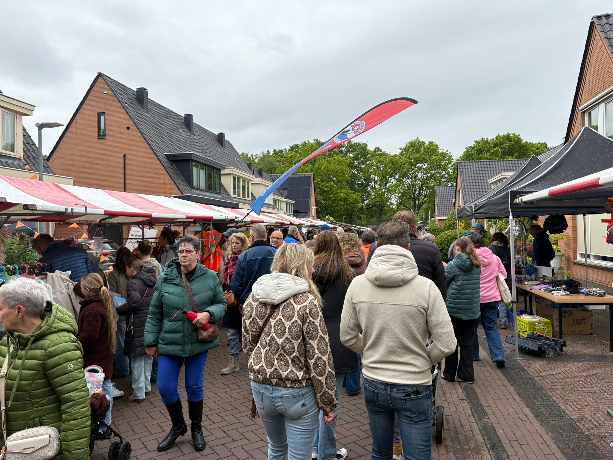 Foto: Standhouders al 30 jaar trouw aan Hemelvaartsmarkt ’t Harde