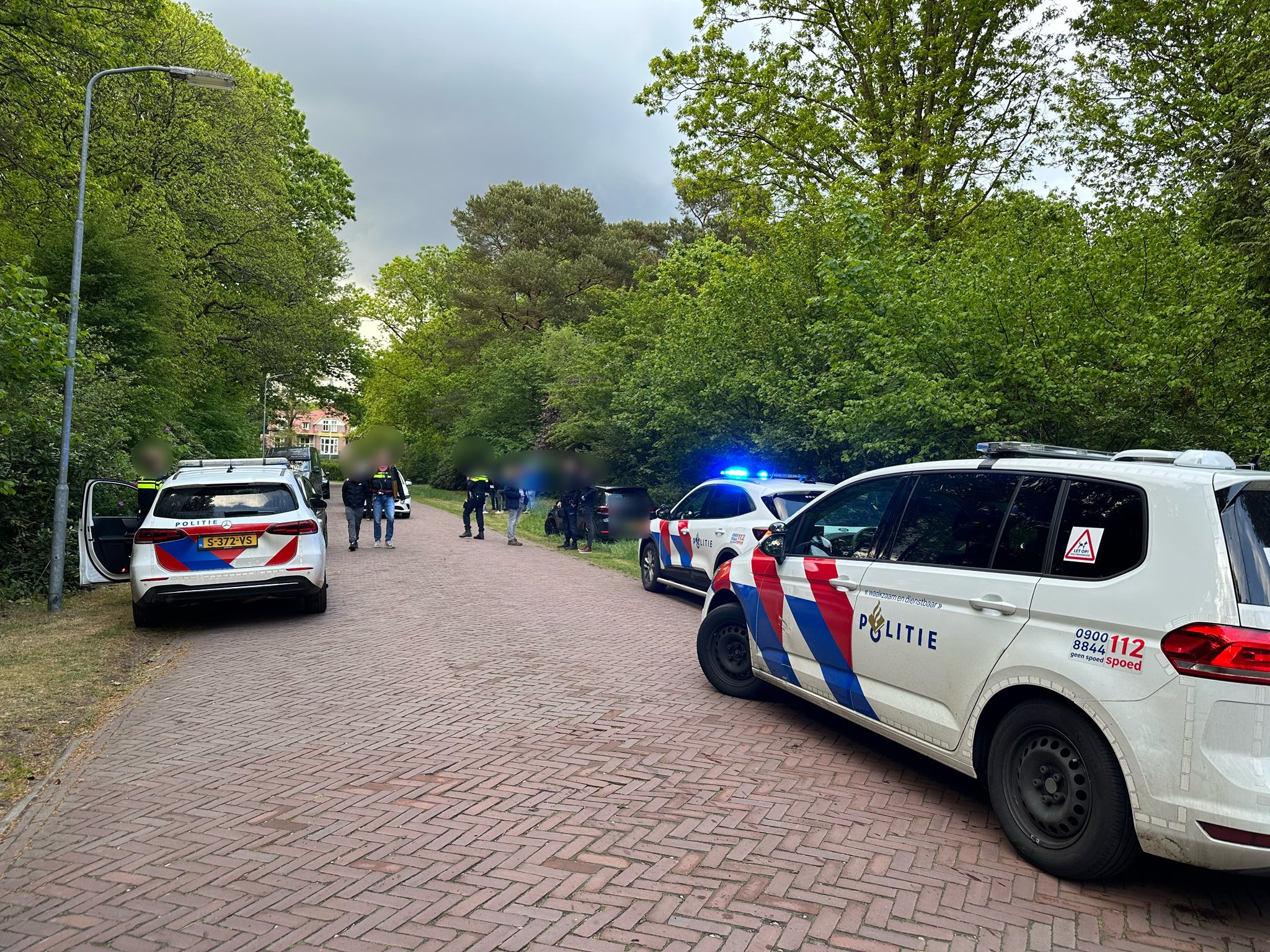 Foto: Politiehelikopter ingezet bij aanhouding nepagenten in Elspeet