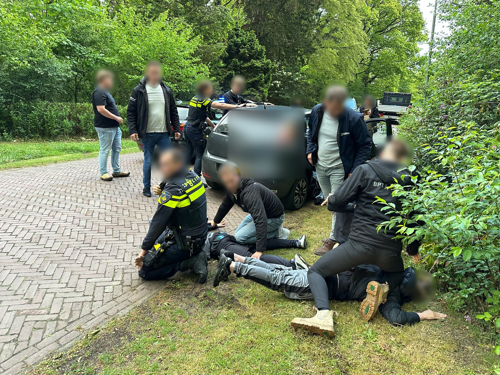 Politiehelikopter ingezet bij aanhouding nepagenten in Elspeet