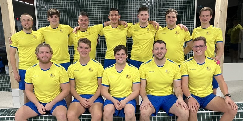 Foto: Waterpolomannen klaar voor bekerfinale: “Onderwater gebeurt meer dan de scheidsrechter ziet”