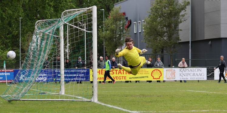 Foto: S.V. ’t Harde lijdt pijnlijke nederlaag tegen het AGOVV
